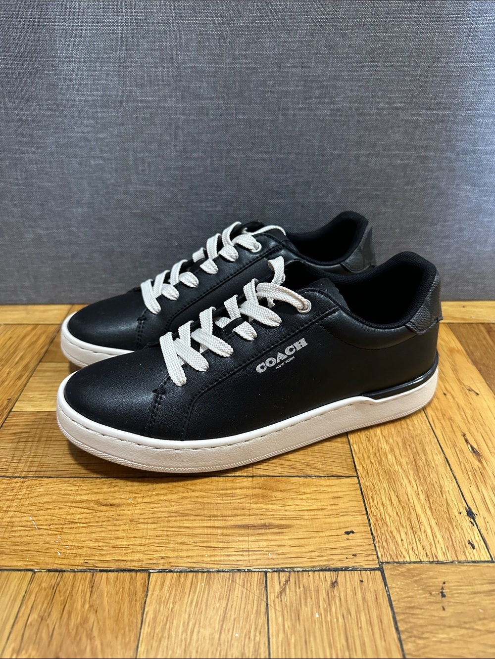 Coach Womens Black Leather Low-Top Sneakers with White Soles Size 6